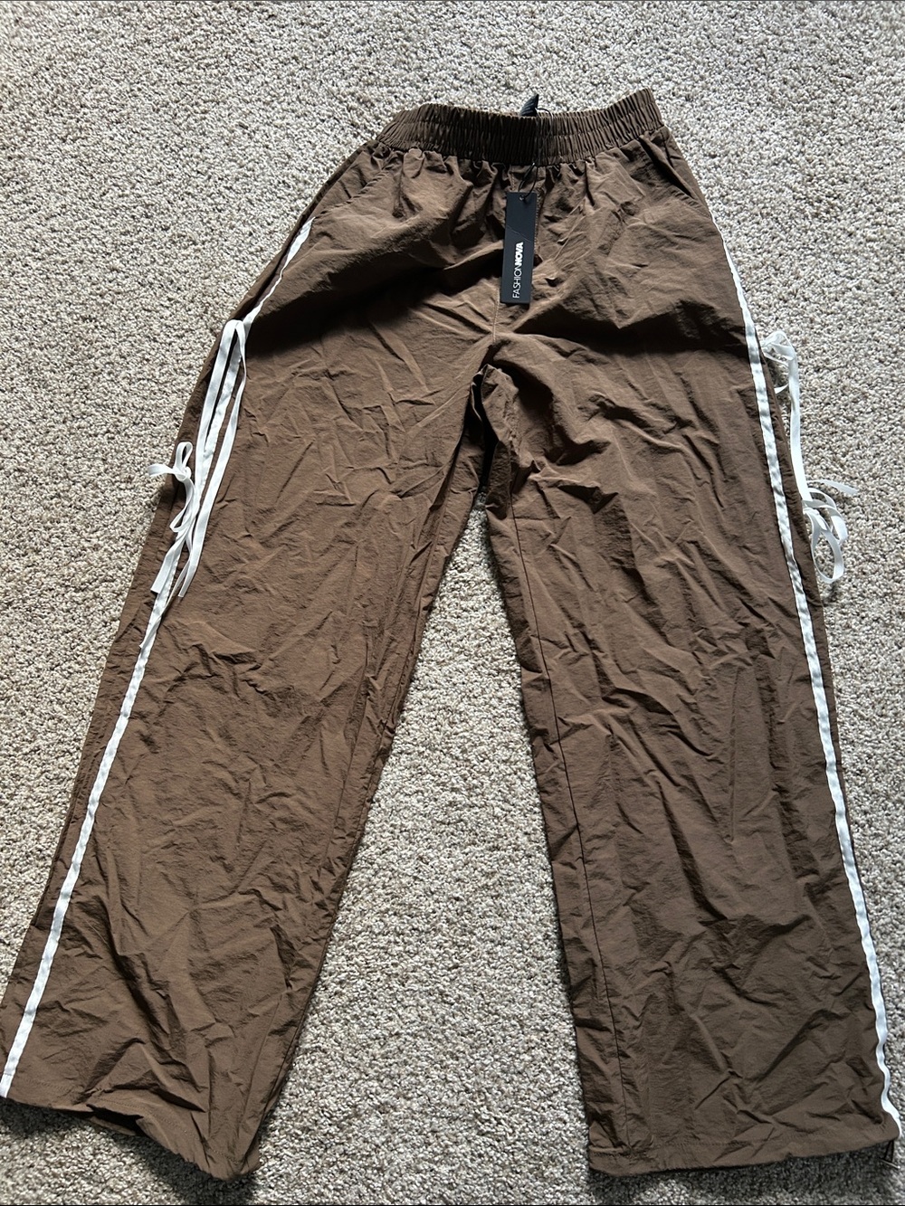 Fashion Nova Women’s Brown Joggers with White Side Stripes size xs (new)